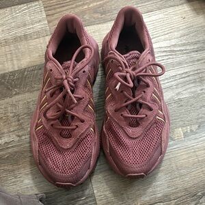 Adidas Ozweego 
 Burgundy Mesh Lace-Up Sneakers